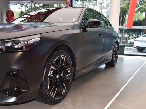 2026�� 530Li �����