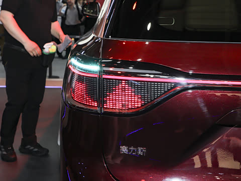 2025�� ���� Ultra�� 100kWh 6���棨896�߼����״