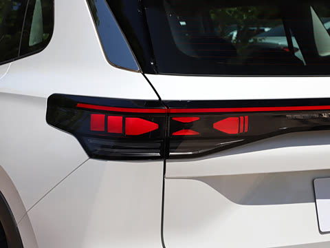 2026�� ̽��L 300TSI ������Ӣ