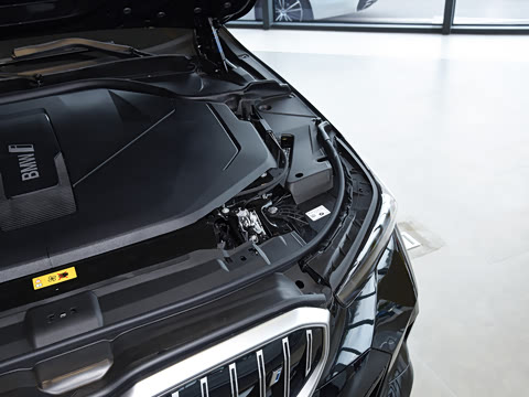 2026�� �Ŀ� eDrive 40L M�˶���װ