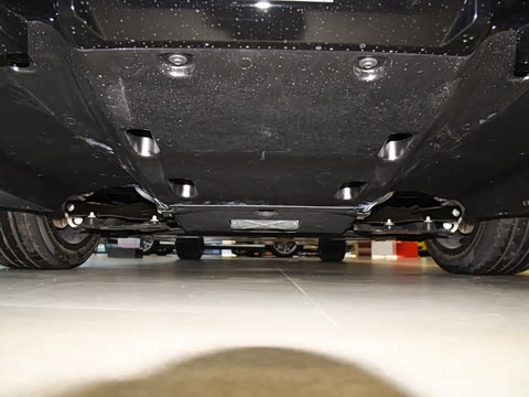 2026�� �Ŀ� eDrive 40L M�˶���װ