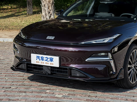 2026�� 225km EM-P Զ�����ǺӰ�+ҫҹ��װ