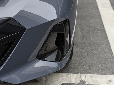 2026�� 525Li M�˶���װ