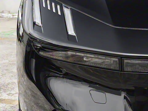 2025�� 240����Ultra�˶���