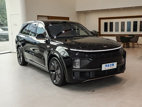 2025�� Pro ���ܻ��°�