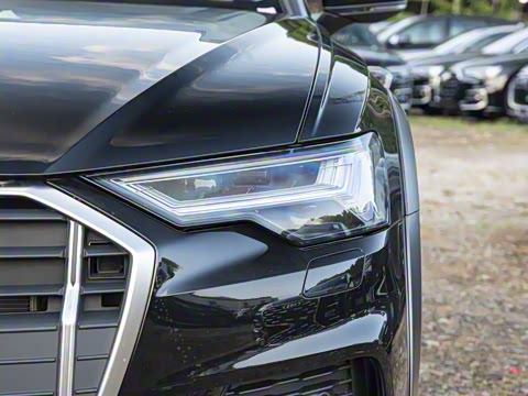 2026�� allroad quattro 55 TFSI