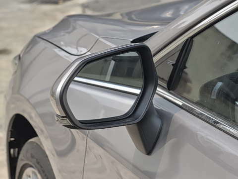 2026�� 2.0L ������