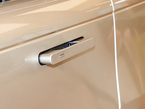 2026�� 3.0 L6 400PS AB�����