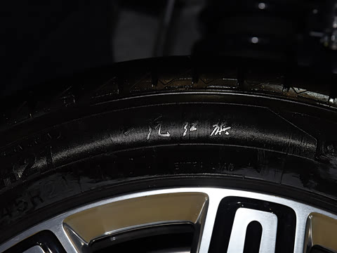 2026�� 4.0T V8 ��ϼ���ư�