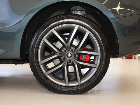 2025�� 400PS Dynamic SE