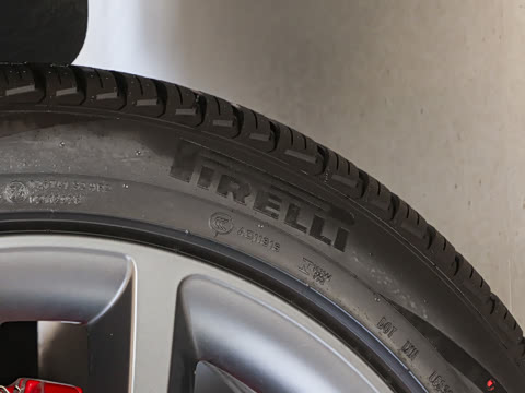 2025�� 400PS Dynamic SE