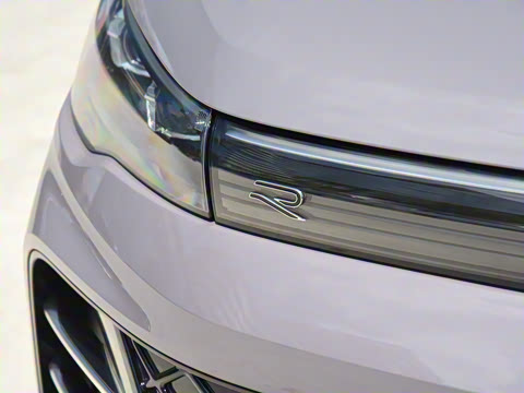 2025�� PRO 380TSI ���� R-Line �����