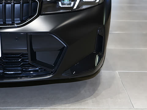 2026�� 330Li �����