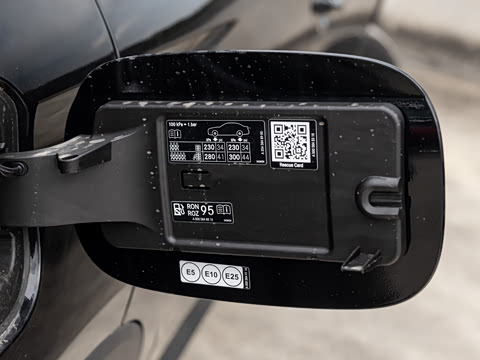 2026�� �Ŀ� GLC 260 L 4MATIC ������