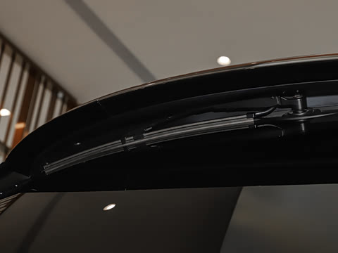 2025�� 4.4 V8 SV���ٴ����ӳ��� 4��