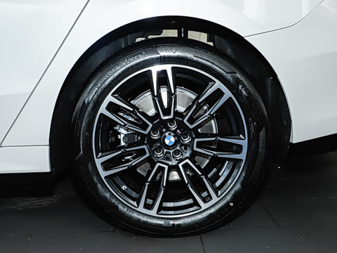 2026�� �Ŀ� 530Li ������ M�˶���װ