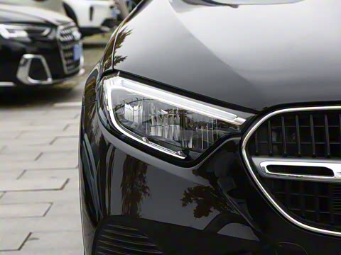 2026�� GLC 260 L 4MATIC �����