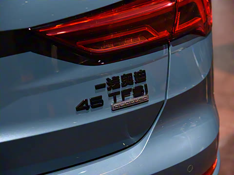 2025�� quattro 45�����ذ� 45TFSI quattro ʱ�ж�����