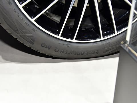 2026�� GLC 300 L 4MATIC ������