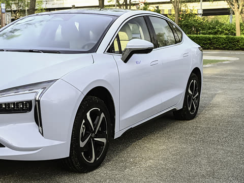 2026�� 705km MAX����������