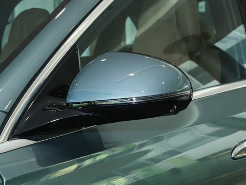 2026�� �Ŀ� E 300 L ������