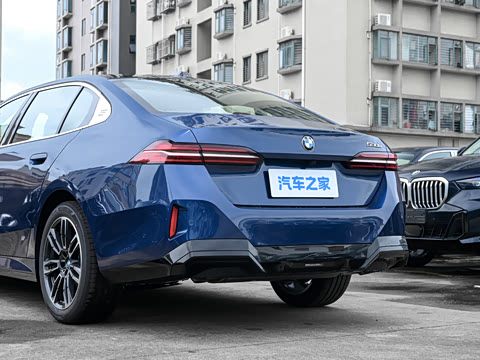 2026�� �Ŀ� 530Li ������ M�˶���װ
