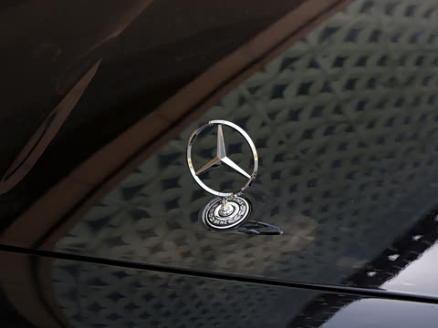 2026�� �Ŀ� E 300 L �����