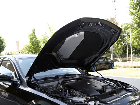 2026�� �Ŀ� E 300 L �����