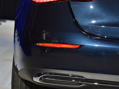 2026�� E 300 L ������