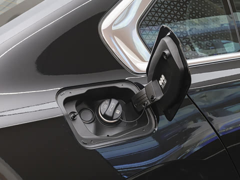 2026�� �Ŀ� 735Li M�˶���װ