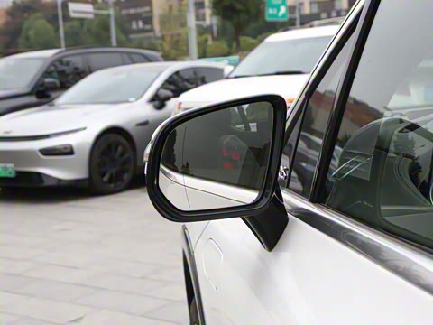 2025�� EQS 680 ���ݰ�