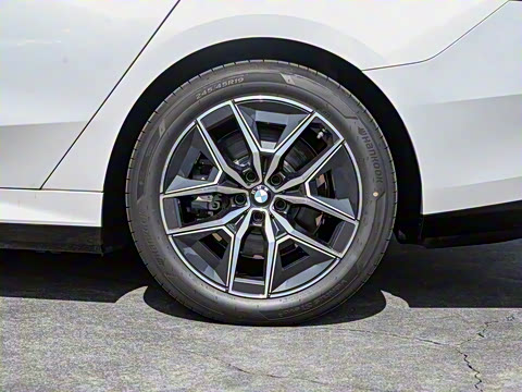 2026�� eDrive 40L M�˶���װ