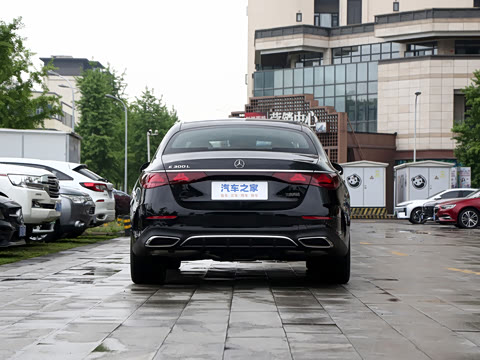 2026�� �Ŀ� E 300 L �����˶���