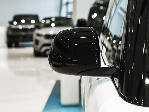 2025�� 3.0 L6 400PS ʢ���ӳ���