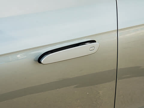 2025�� DM 215KM�����״��콢��