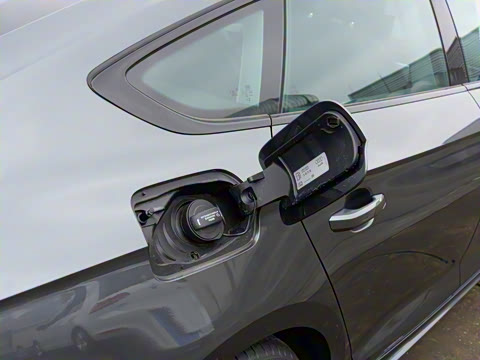 2025�� Sportback ��ذ� 40 TFSI quattro ����������