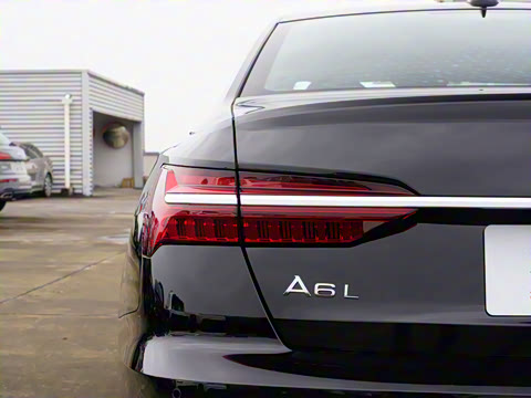 2026 45 TFSI quattro ѡ