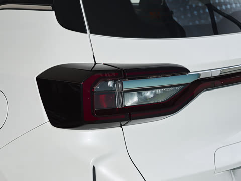 2025�� 1.5L �ֶ���Խ��