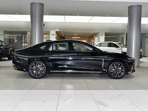 2025�� 2.0T ������