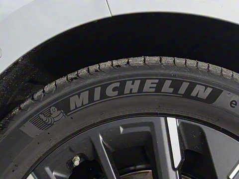 2025�� 670 Max��