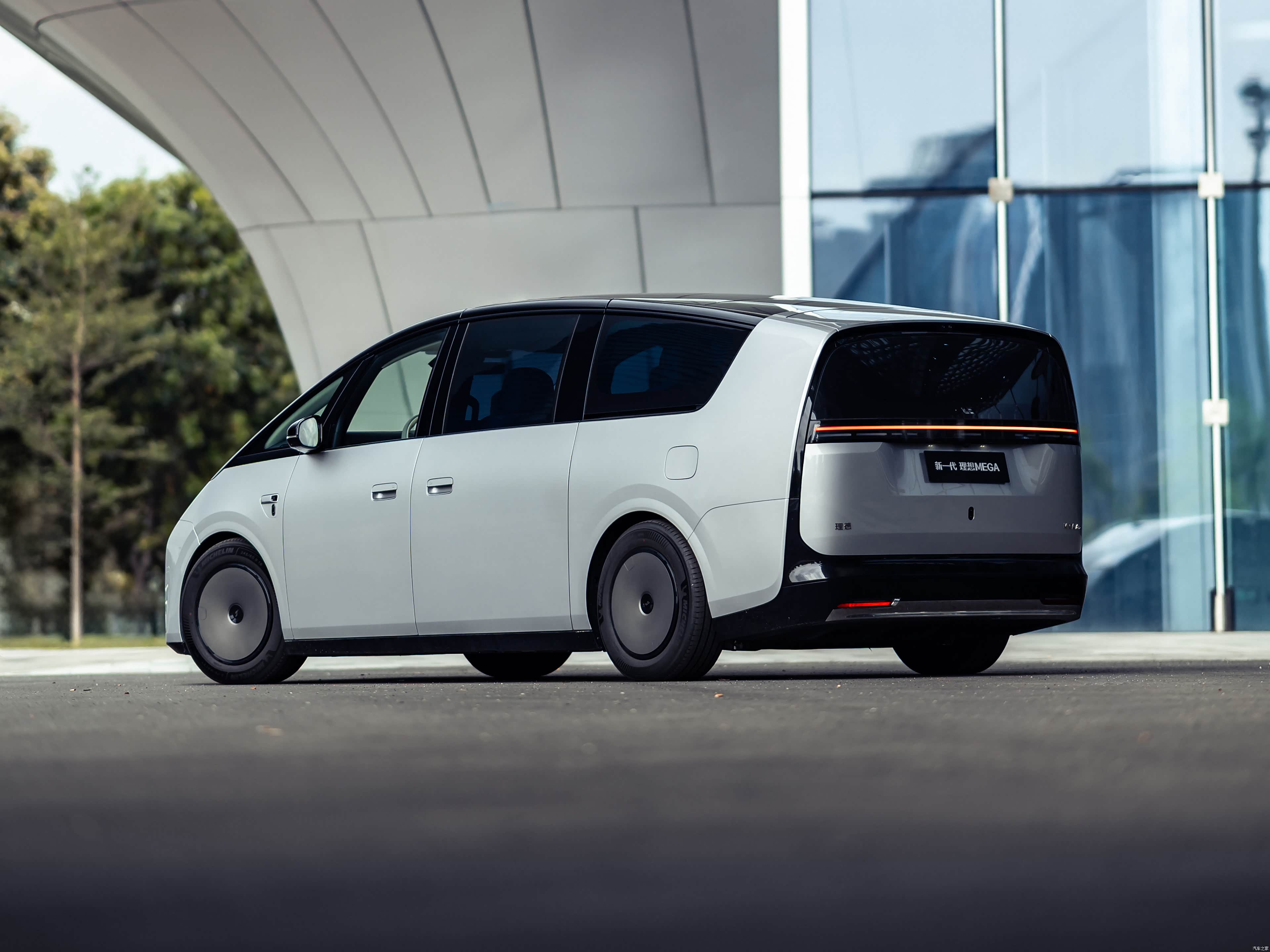 Li Auto MEGA, миниатюра 19