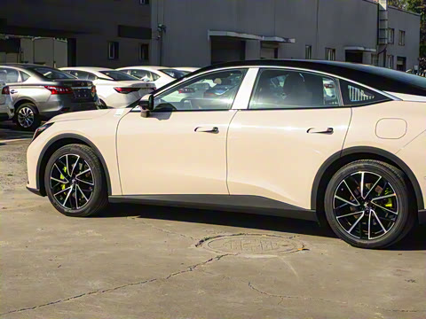 2025�� �Ŀ� 560MAX 185kW