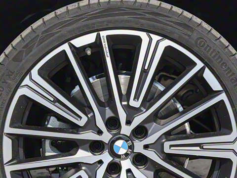 2025�� xDrive25Li M�˶���ҹ��װ