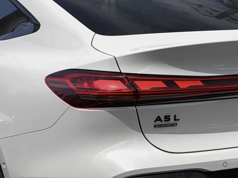 2026�� TFSI quattro 200kW �콢������