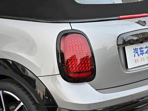 2025�� JOHN COOPER WORKS CABRIO