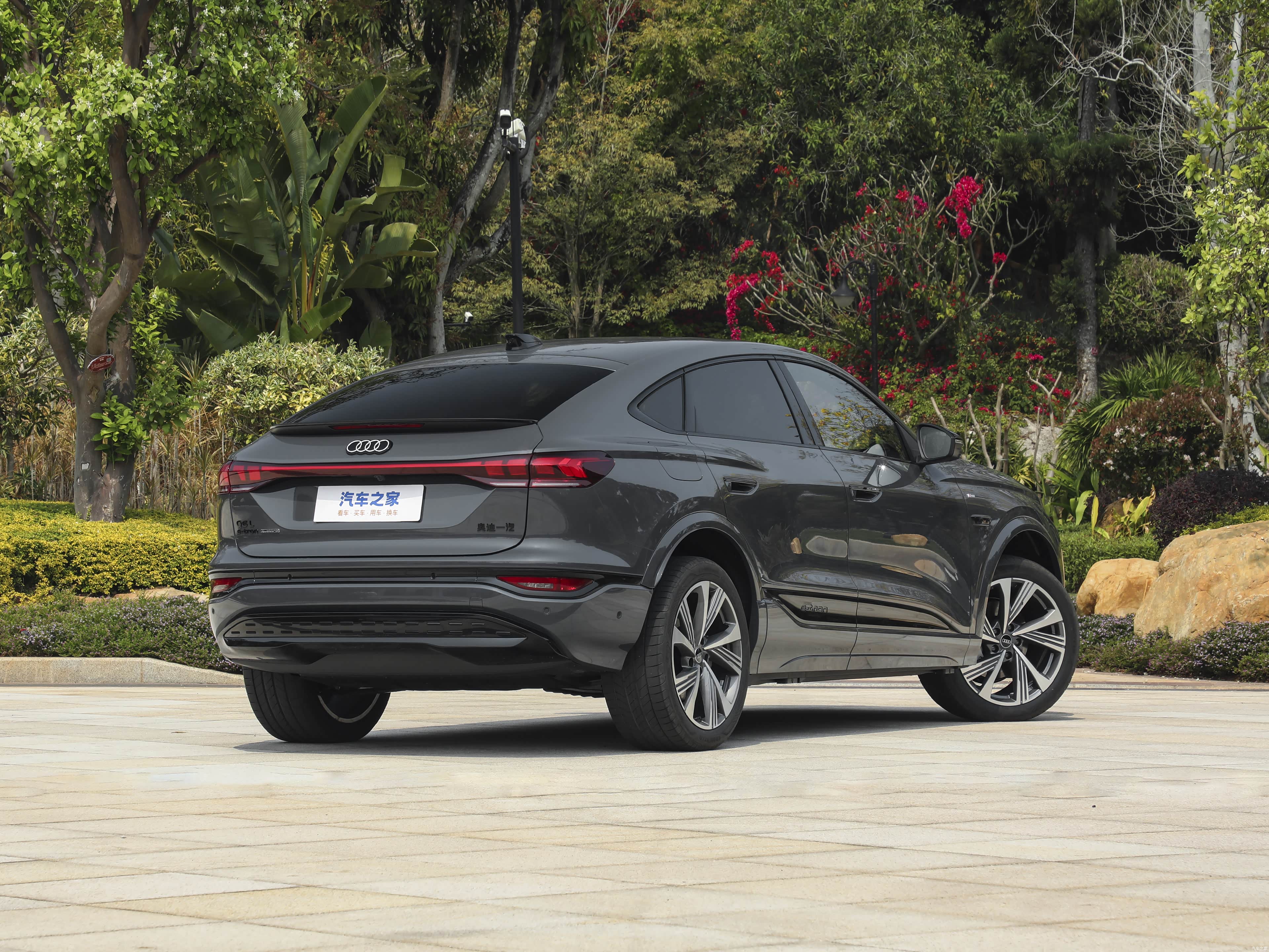 Audi Q6L Sportback e-tron, миниатюра 7