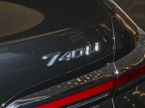 2026�� 740Li ������ M�˶���װ