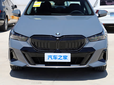 2026�� �Ŀ� 525Li M�˶���װ