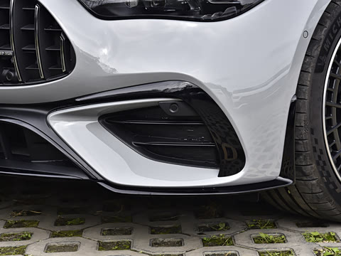 2025 Ŀ AMG CLE 53 4MATIC+ ܳ