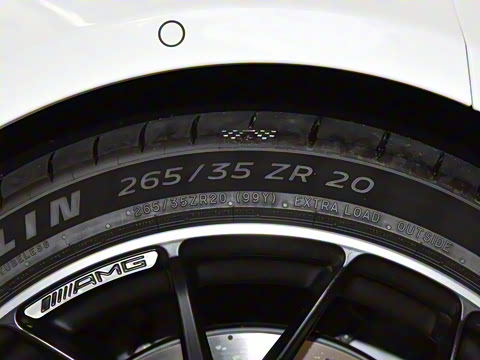 2025�� AMG CLE 53 4MATIC+ ������ܳ�